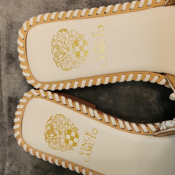 NWOT Vince Camuto Hasyl sandals beige and white fancy flip flopswith real stones - Picture 5 of 11
